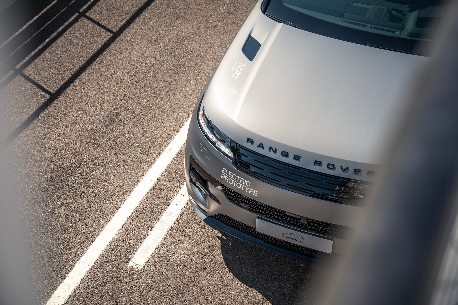 Range Rover Sport Electric présenté en aperçu au Goodwood Festival of Speed 2026, vue de trois-quarts avant