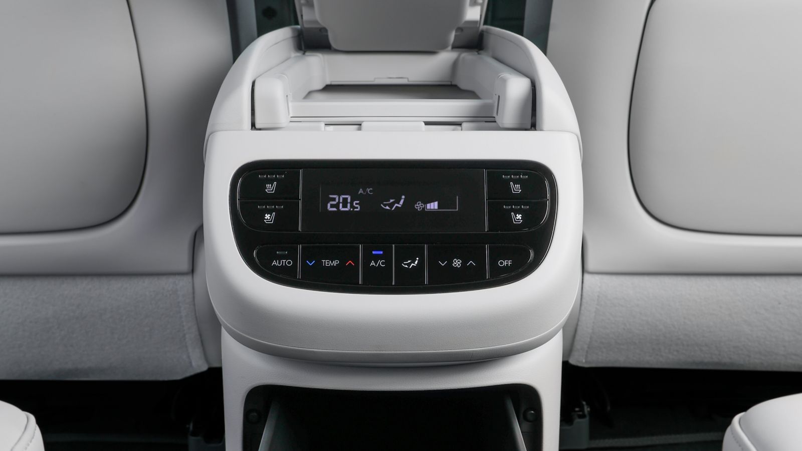 Commandes de climatisation des places arrière du Hyundai IONIQ 9