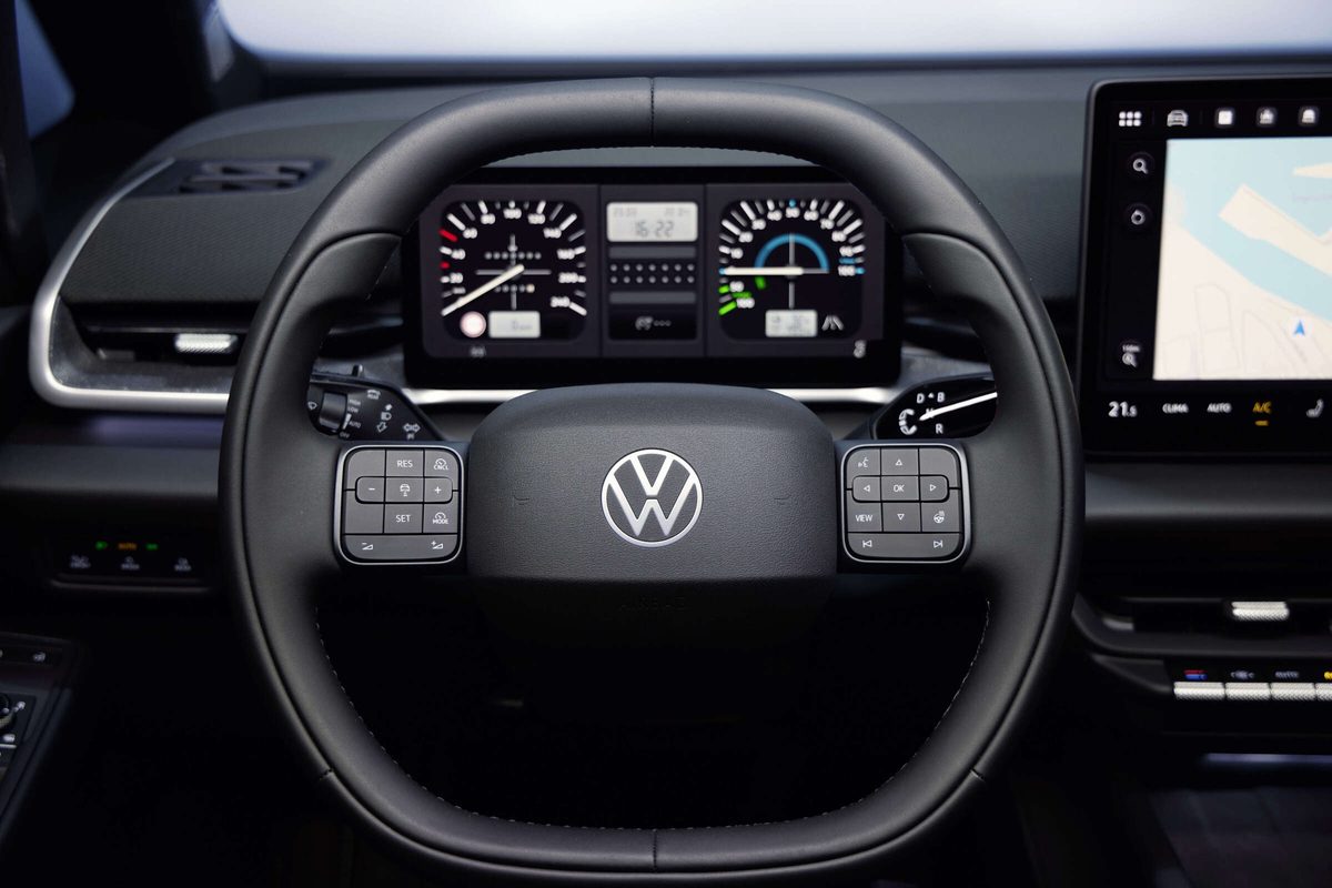 Habitacle de la Volkswagen ID.3 Neo avec volant, instrumentation numérique et écran central